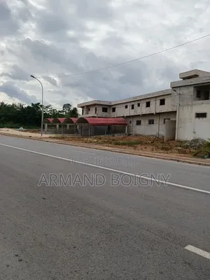 20chbre Duplex dans Tiébissou à Vendre