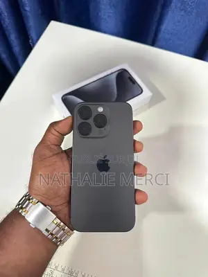 Nouveau Apple iPhone 15 Pro 256 GB Noir