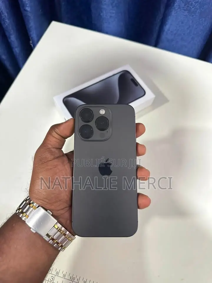 Nouveau Apple iPhone 15 Pro 256 GB Noir