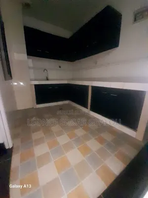 4chbre Appartement dans Léonce Edgar Gbalou, Deux Plateaux à Louer