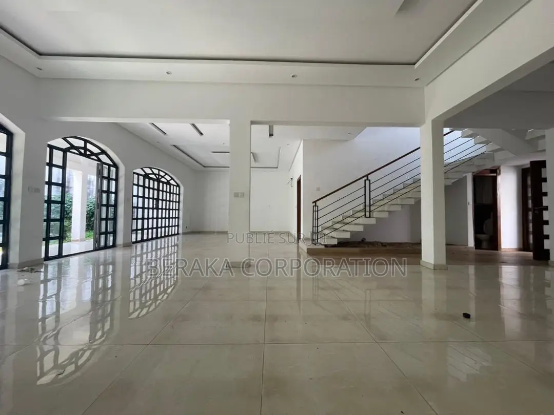 6chbre Duplex dans Beraka Corporation, Cocody à Vendre