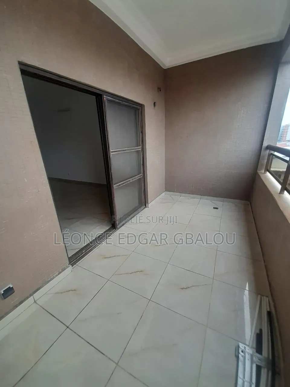 3chbre Appartement dans Léonce Edgar Gbalou, Deux Plateaux à Louer