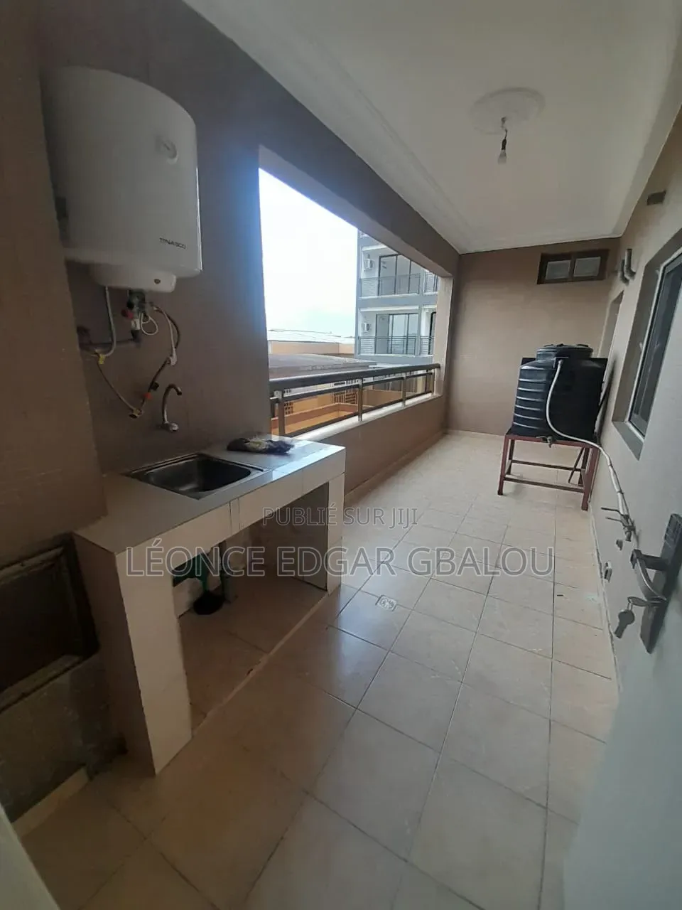 3chbre Appartement dans Léonce Edgar Gbalou, Deux Plateaux à Louer