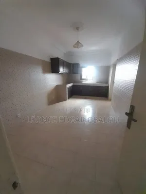 3chbre Appartement dans Léonce Edgar Gbalou, Deux Plateaux à Louer