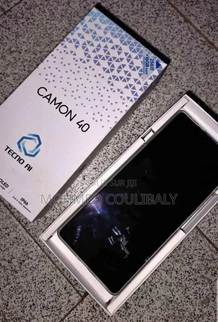 Nouveau Tecno Camon 40 256 GB Autre