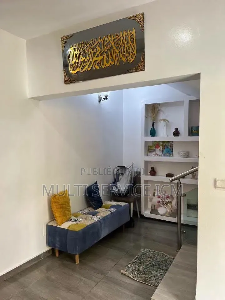 Meublé 8chbre Duplex dans Ismaël Coulibaly, Cocody à Vendre