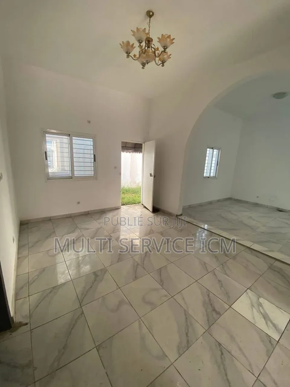 Meublé 8chbre Duplex dans Ismaël Coulibaly, Cocody à Vendre