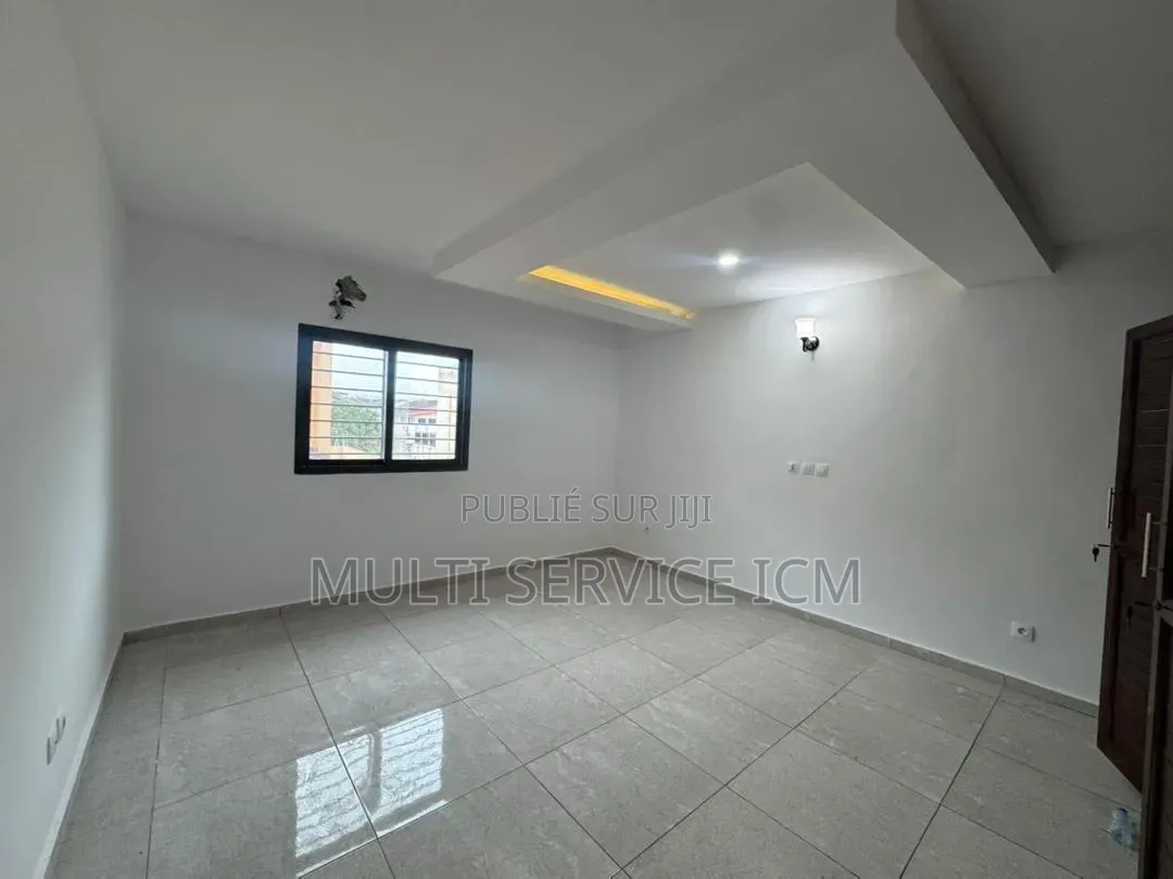 4chbre Duplex dans Ismaël Coulibaly, Cocody à Vendre