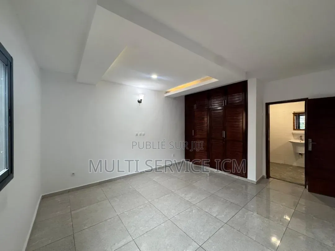 4chbre Duplex dans Ismaël Coulibaly, Cocody à Vendre
