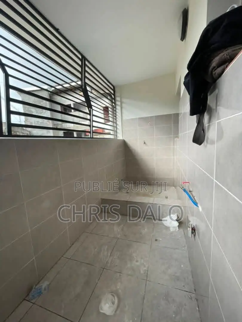 3chbre Appartement dans Destinée, Cocody à Louer
