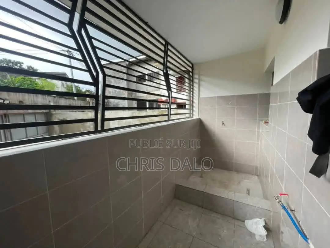3chbre Appartement dans Destinée, Cocody à Louer