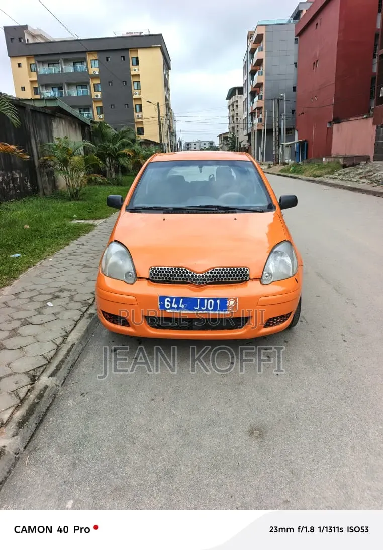Toyota Yaris 1.5 2000 Orange