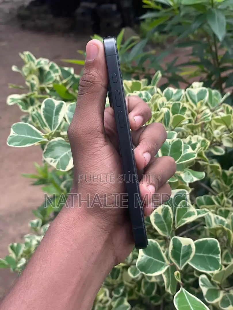 Nouveau Apple iPhone 15 Pro 256 GB Noir