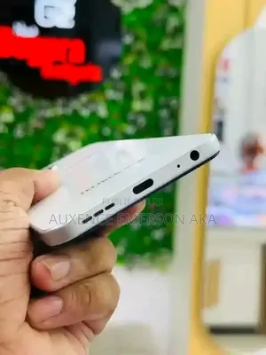 Nouveau Tecno Spark 40 128 GB Blanc