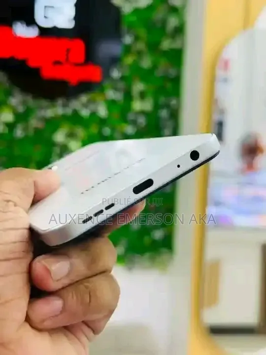 Nouveau Tecno Spark 40 128 GB Blanc