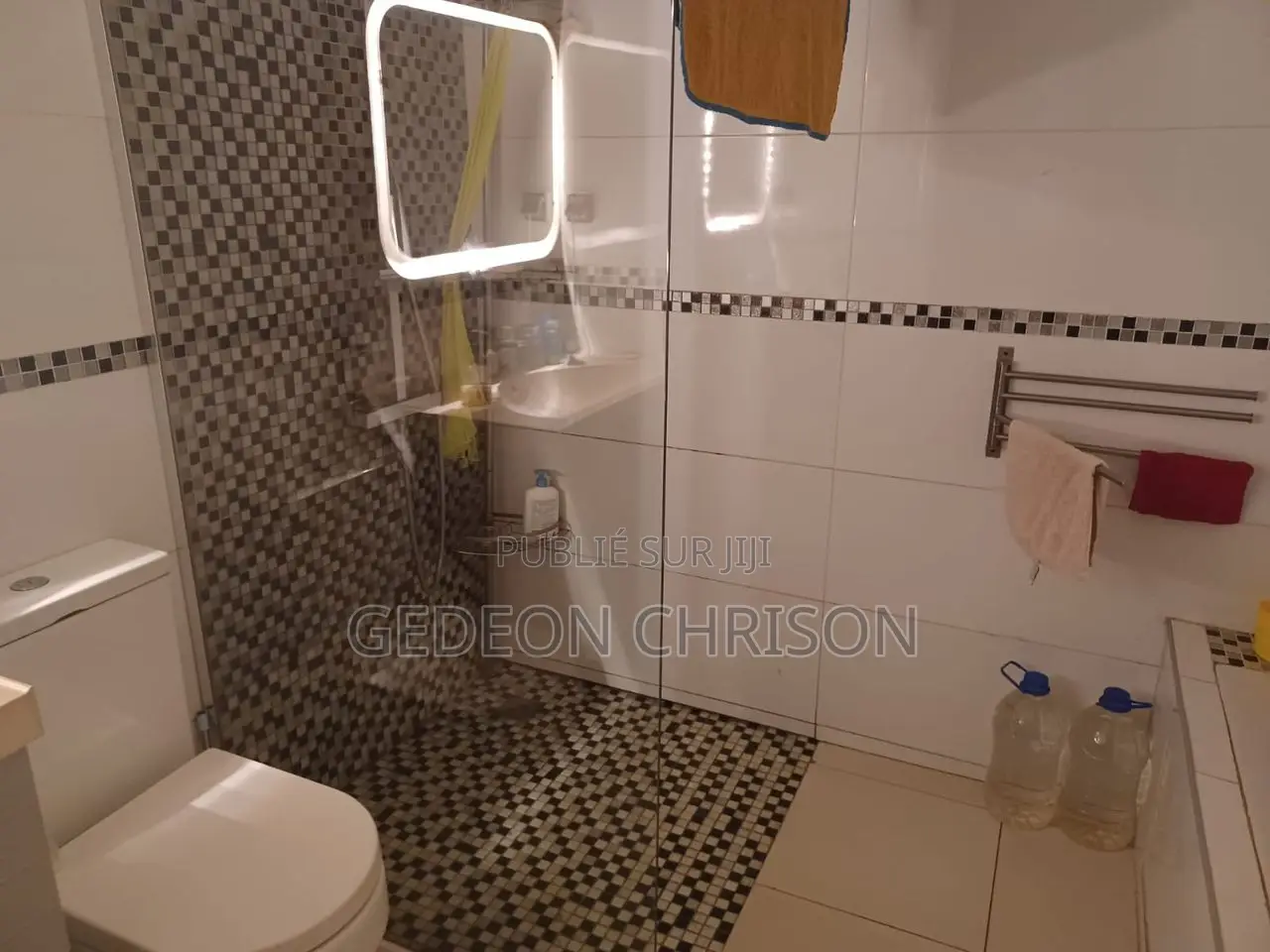 5chbre Appartement dans Cocody à Vendre