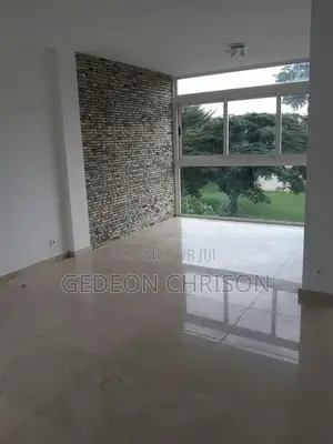 5chbre Appartement dans Cocody à Vendre