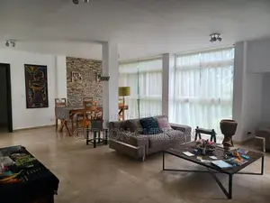 5chbre Appartement dans Cocody à Vendre