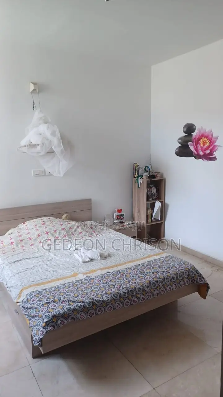 5chbre Appartement dans Cocody à Vendre