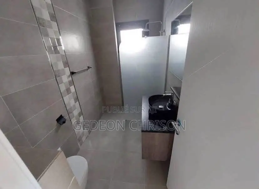3chbre Appartement dans Cocody à Louer