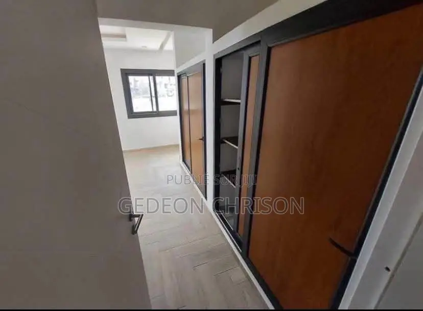 3chbre Appartement dans Cocody à Louer