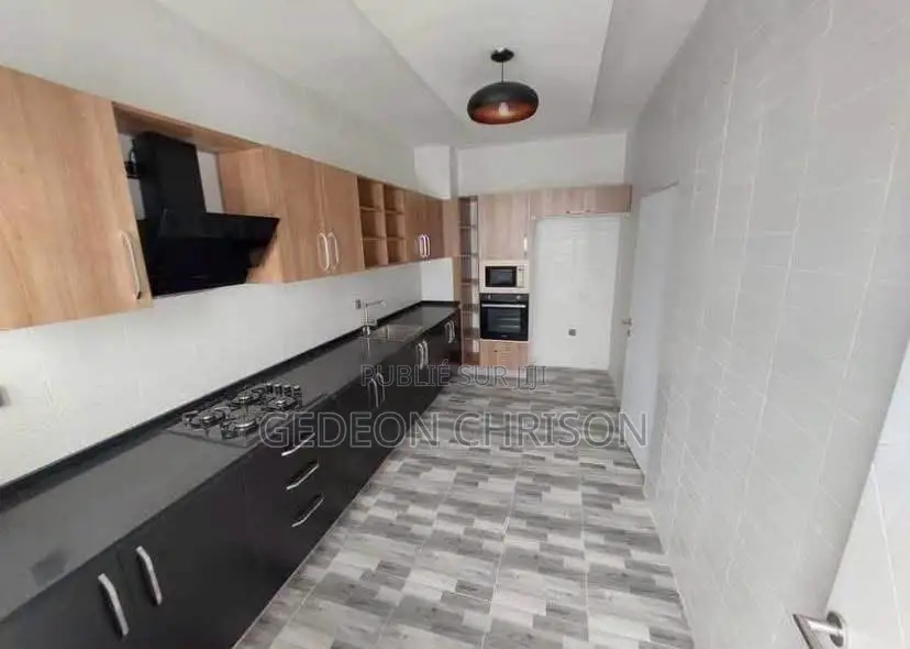 3chbre Appartement dans Cocody à Louer