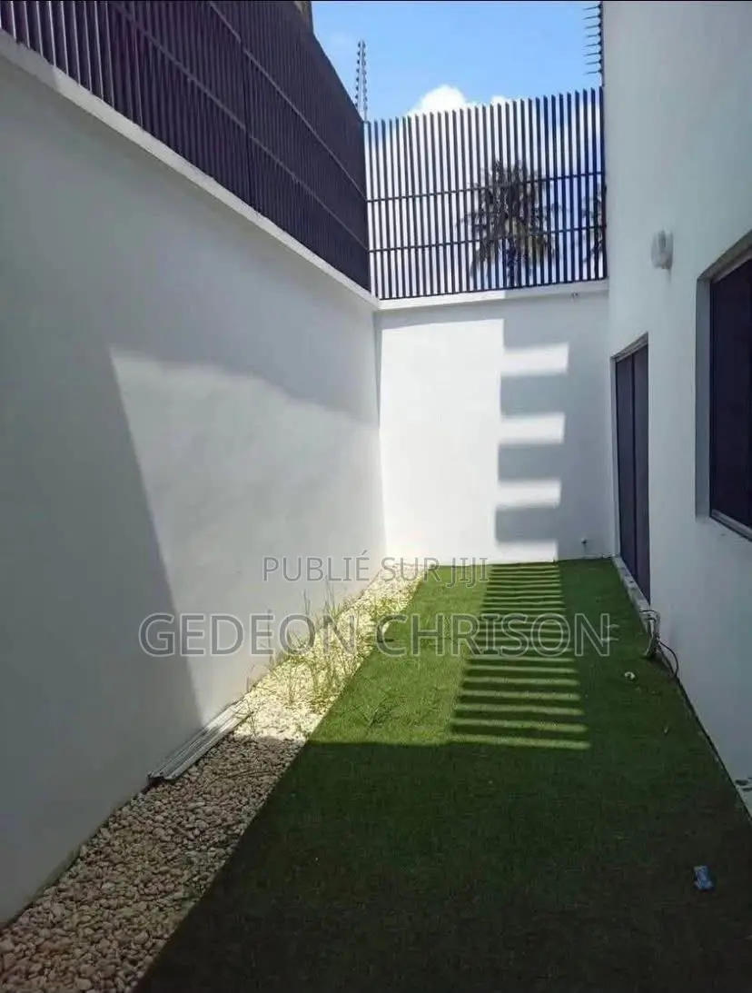 3chbre Appartement dans Cocody à Louer