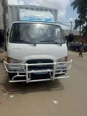 Hyundai H200 2008 Blanc