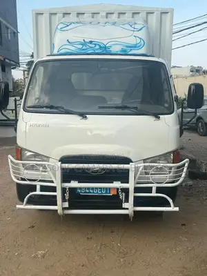 Hyundai H200 2008 Blanc