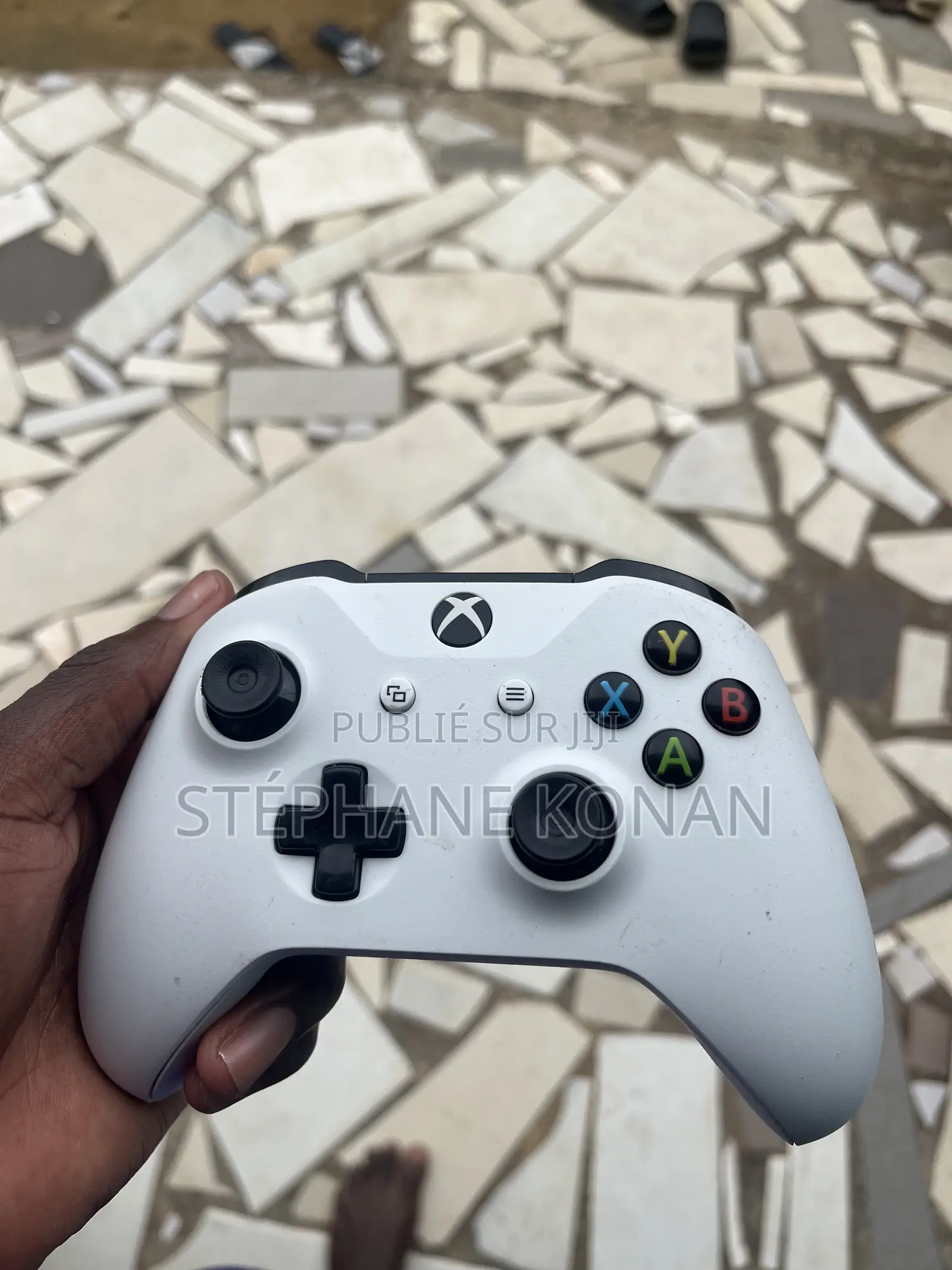 Amanette Xbox One / Series S/X - Blanche