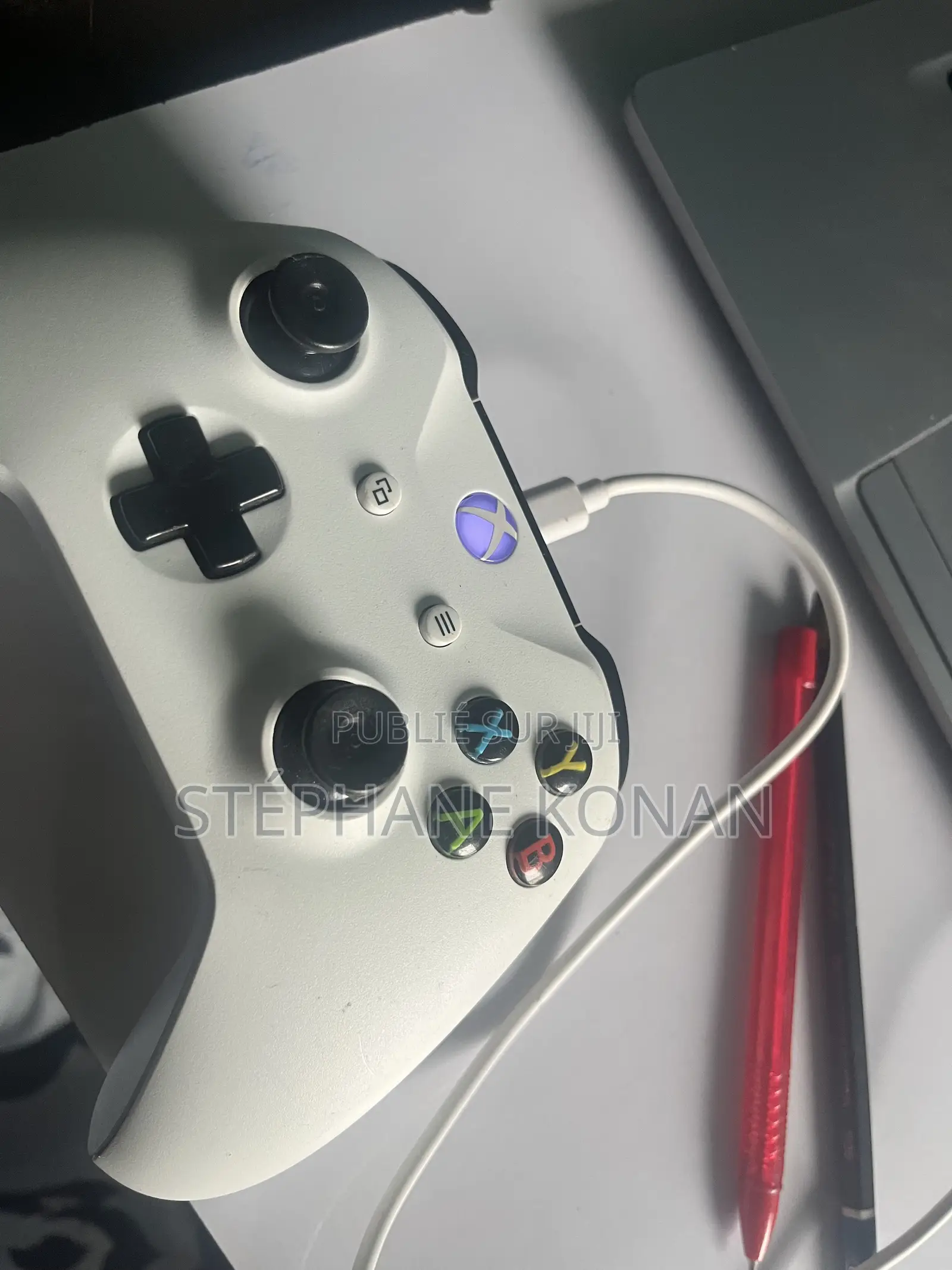 Amanette Xbox One / Series S/X - Blanche