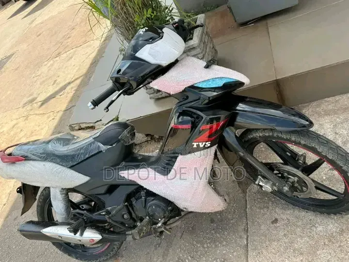 Nouveau TVS Rockz 125 2026 Noir