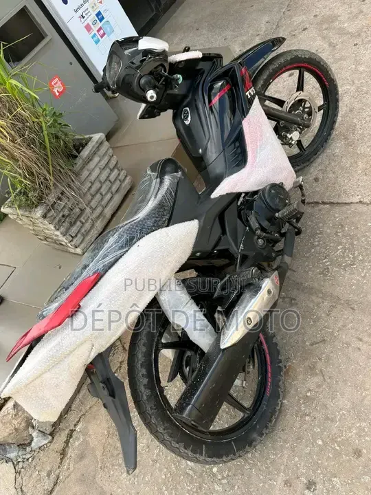 Nouveau TVS Rockz 125 2026 Noir