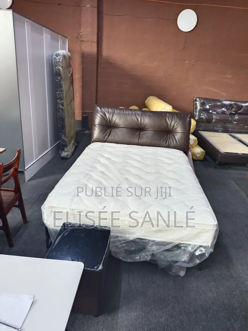 Lit Double Avec Matelas – Design Moderne