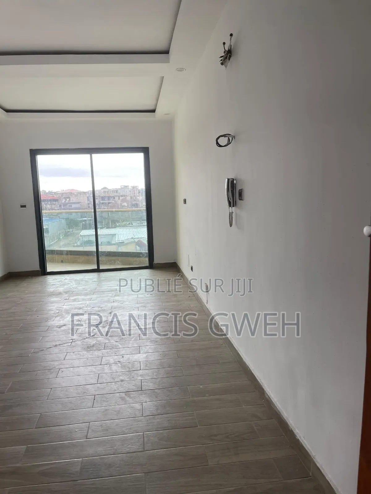 2chbre Appartement dans Francis Gweh, Cocody à Louer