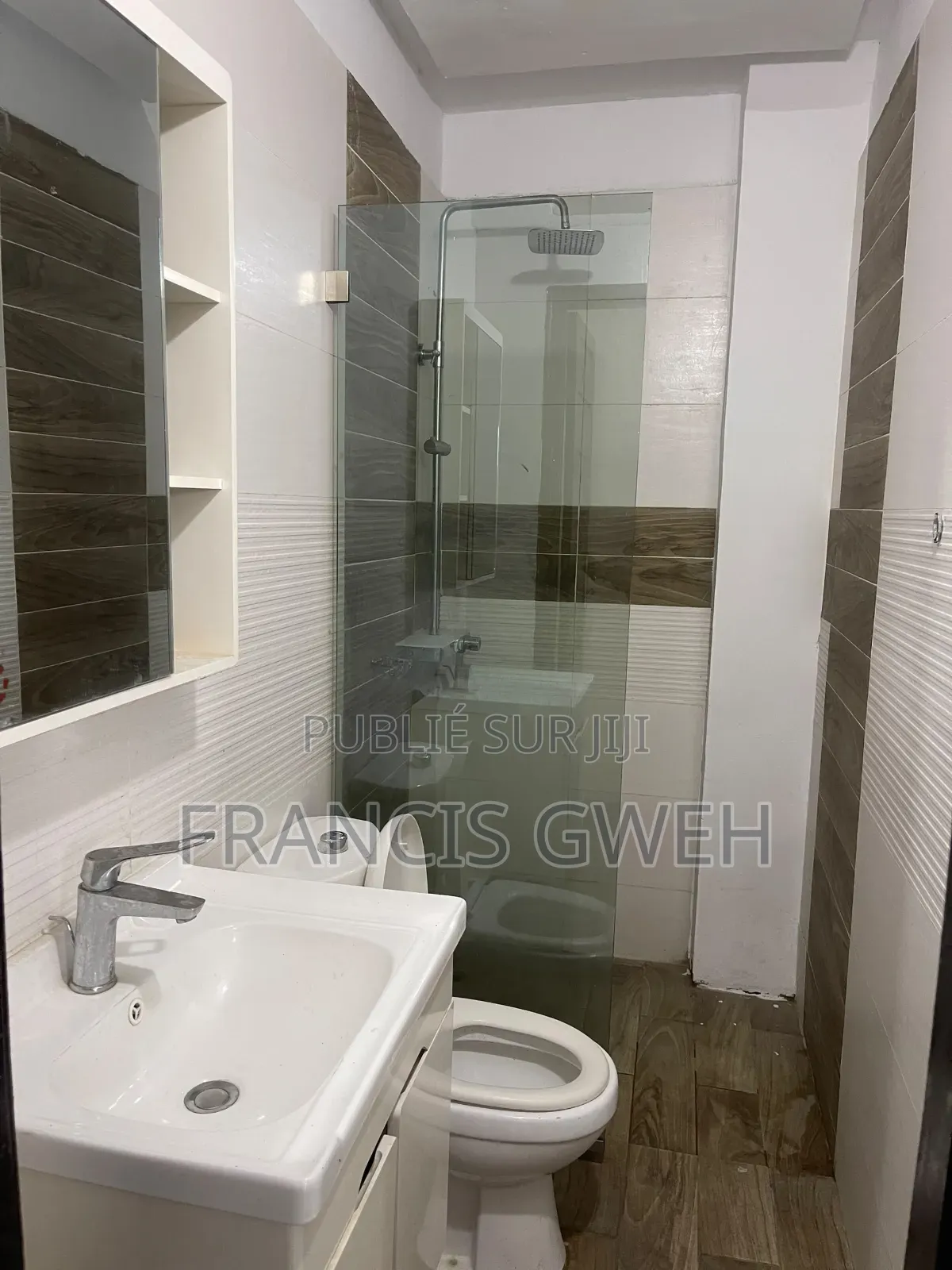 2chbre Appartement dans Francis Gweh, Cocody à Louer