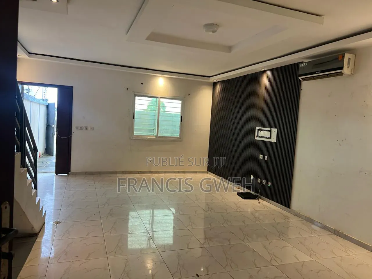 4chbre Duplex dans Francis Gweh, Cocody à Louer