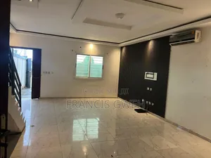 4chbre Duplex dans Francis Gweh, Cocody à Louer