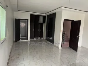 4chbre Duplex dans Francis Gweh, Cocody à Louer