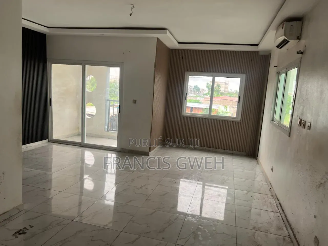4chbre Duplex dans Francis Gweh, Cocody à Louer