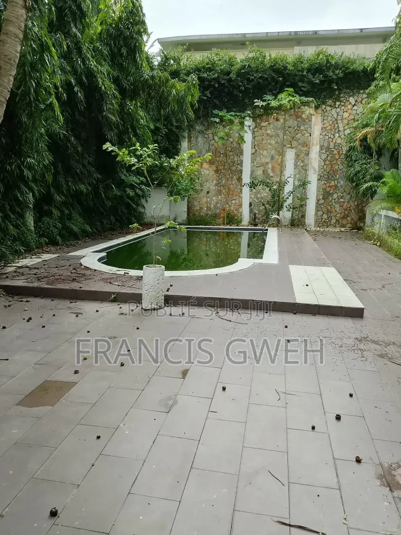 3chbre Duplex dans Francis Gweh, Cocody à Louer