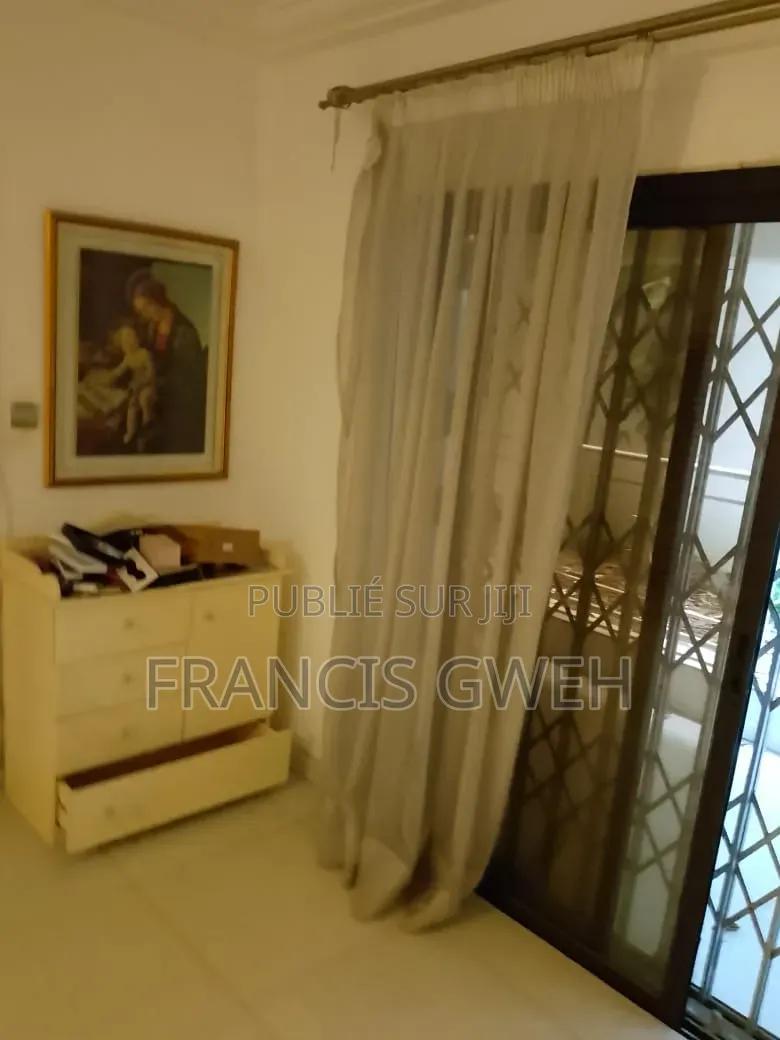 3chbre Duplex dans Francis Gweh, Cocody à Louer