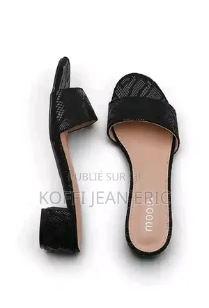 Je Vendre Des Chaussures Disponible