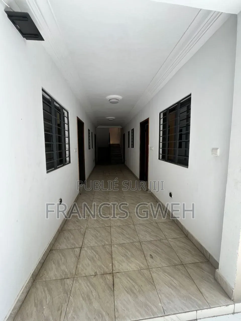 10chbre Duplex dans Francis Gweh, Cocody à Louer