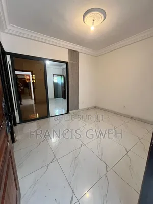 10chbre Duplex dans Francis Gweh, Cocody à Louer