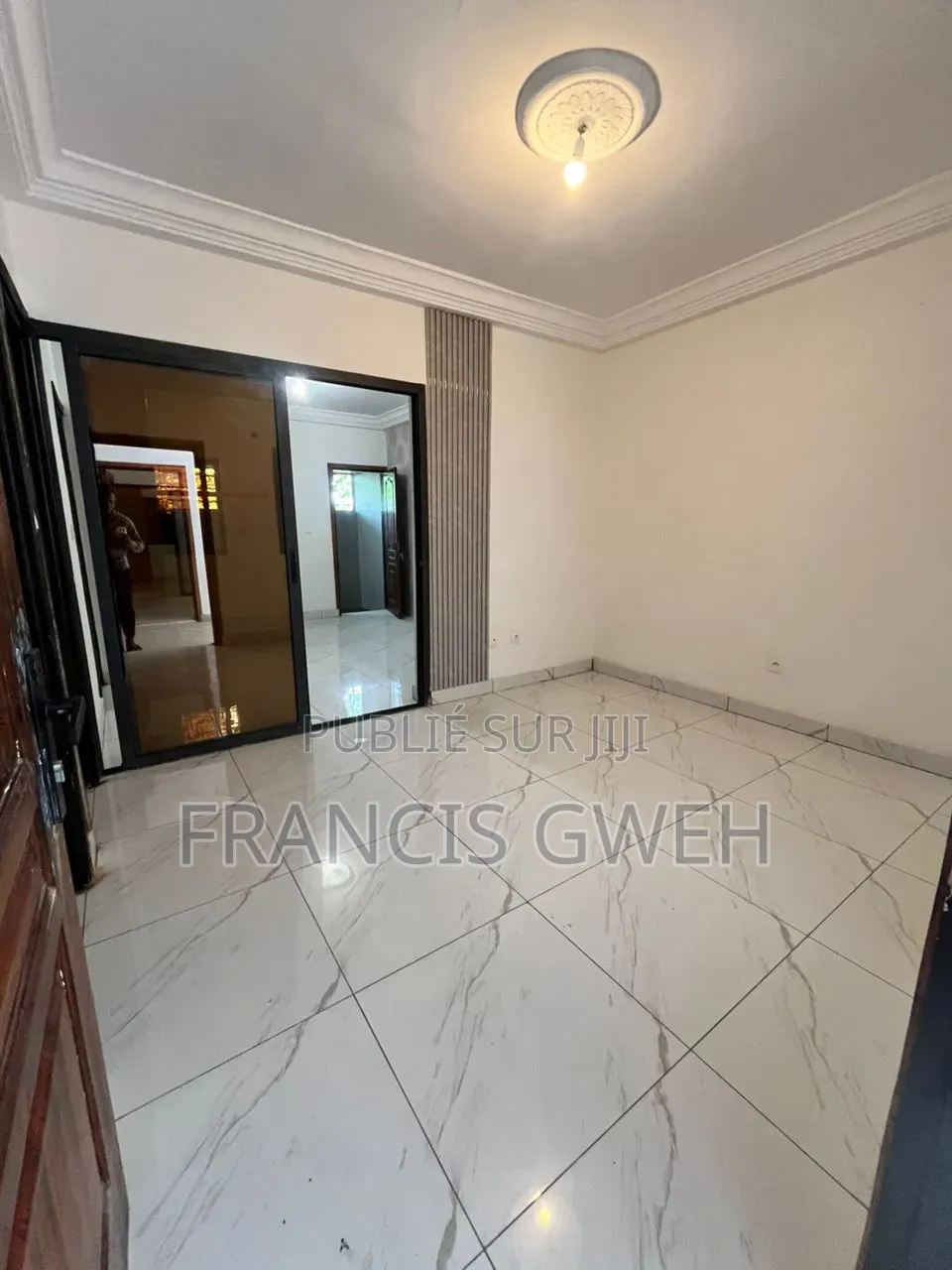 10chbre Duplex dans Francis Gweh, Cocody à Louer