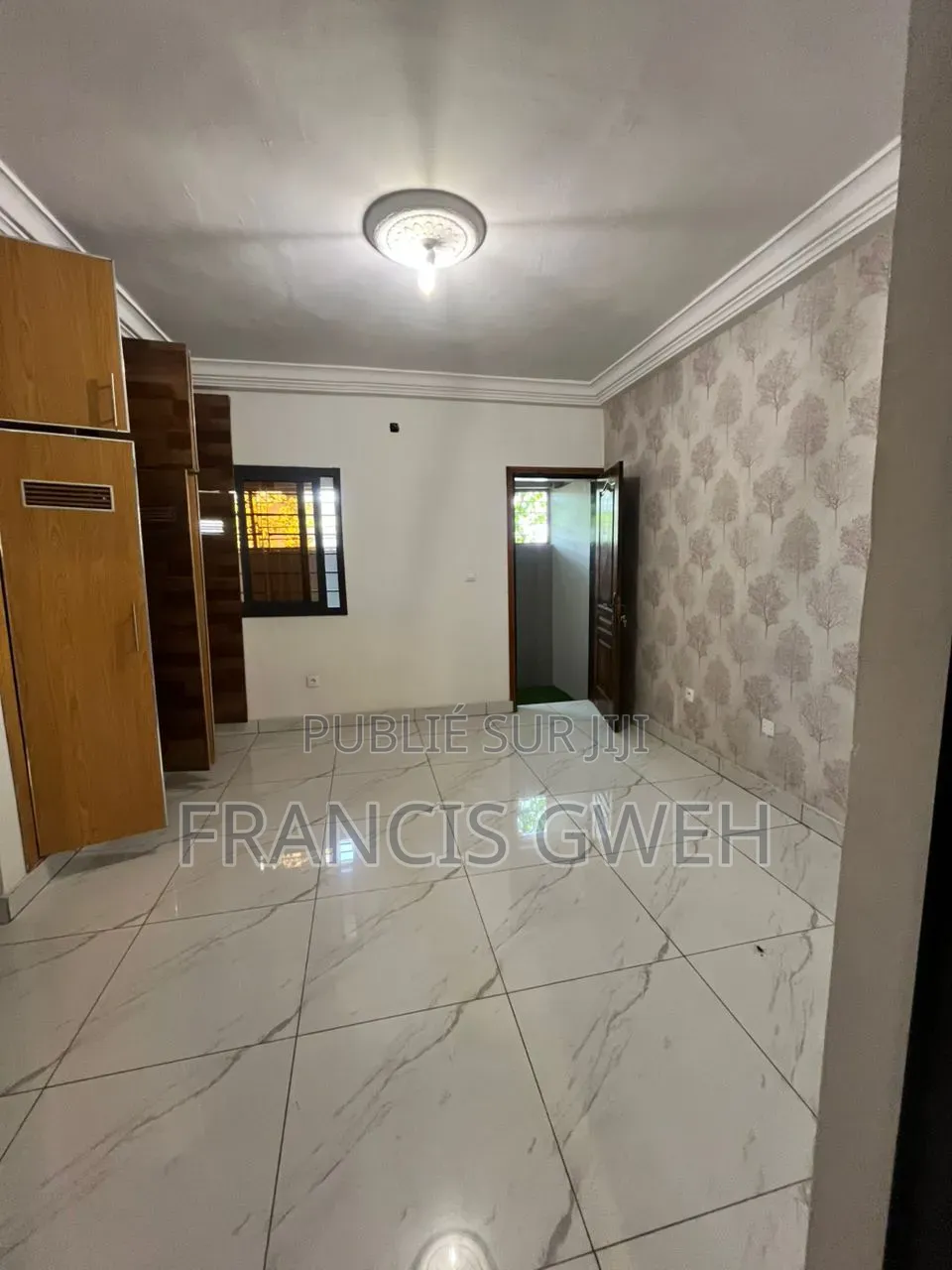 10chbre Duplex dans Francis Gweh, Cocody à Louer