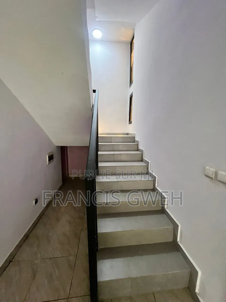 10chbre Duplex dans Francis Gweh, Cocody à Louer