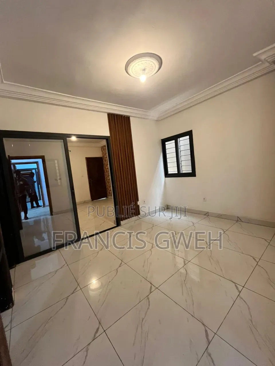 10chbre Duplex dans Francis Gweh, Cocody à Louer