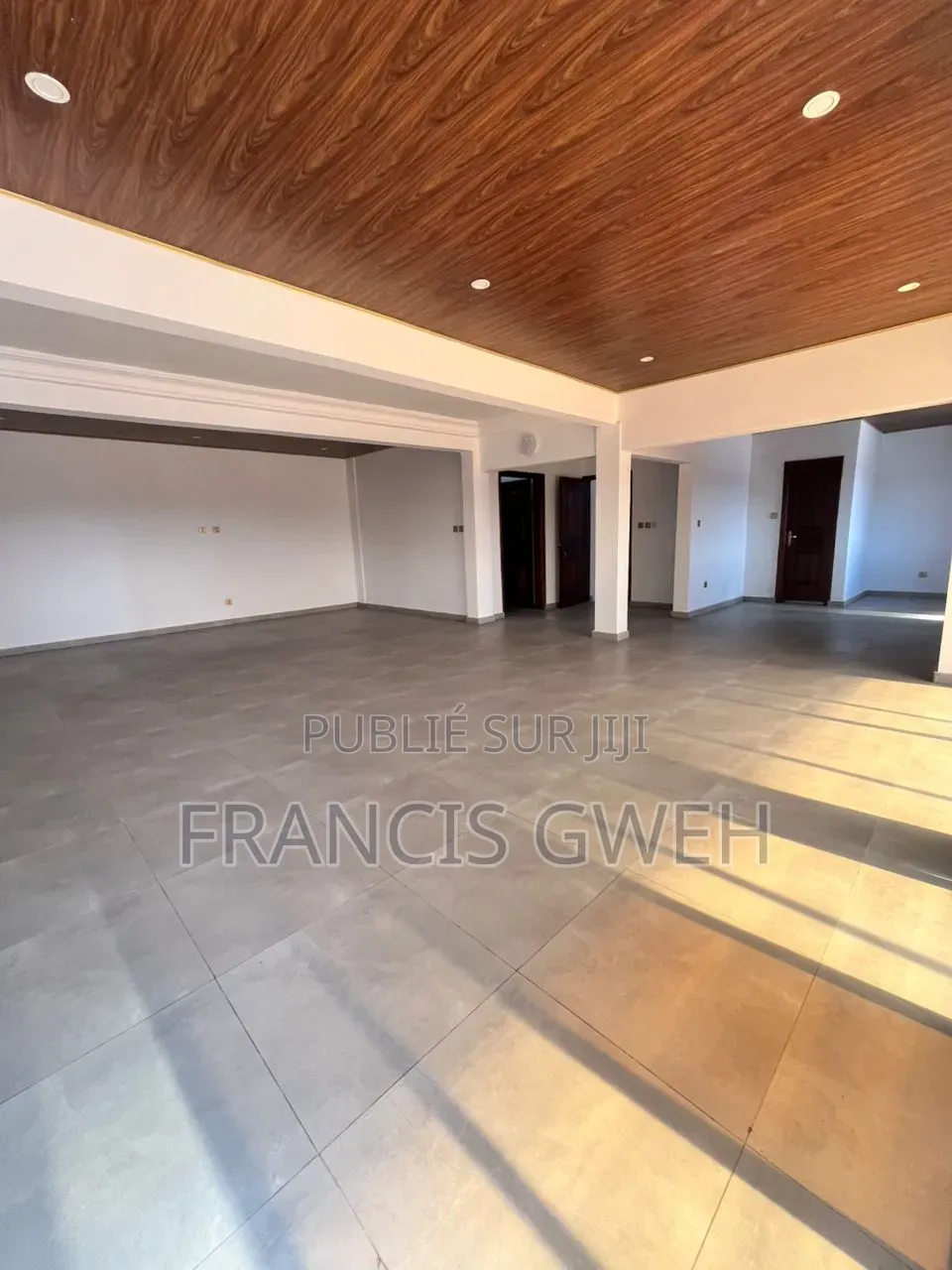 10chbre Duplex dans Francis Gweh, Cocody à Louer